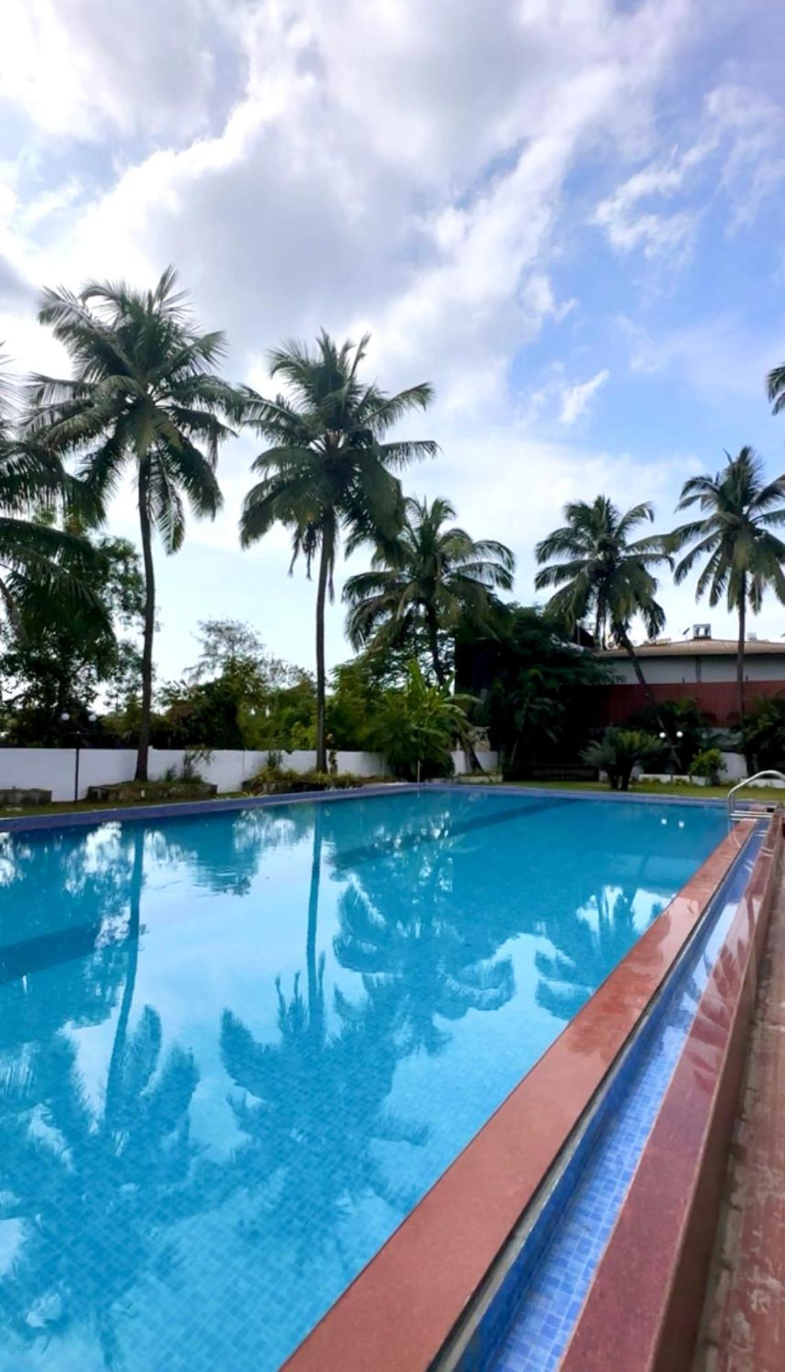 Hotel Riverside Baga Exterior foto