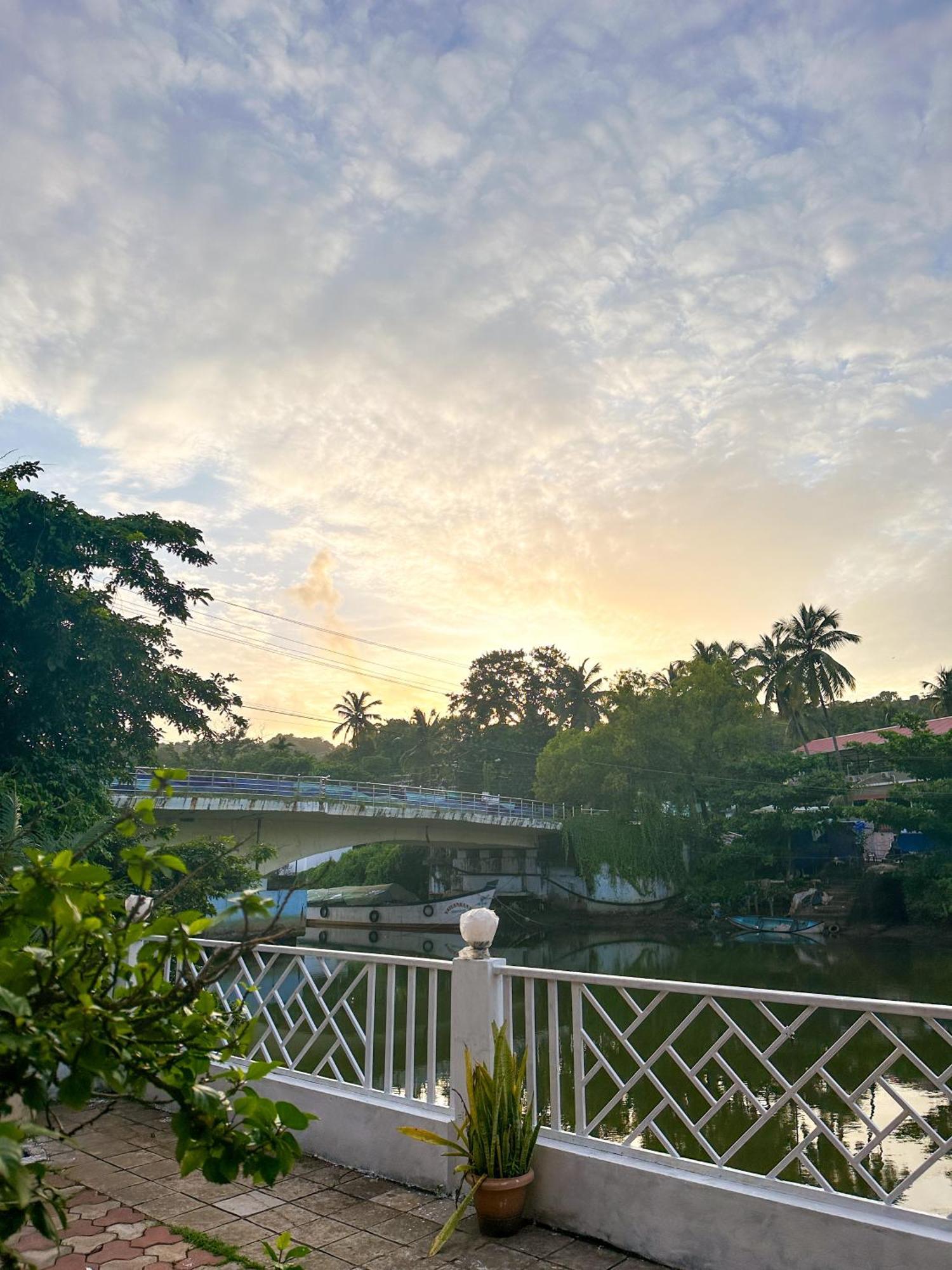Hotel Riverside Baga Exterior foto
