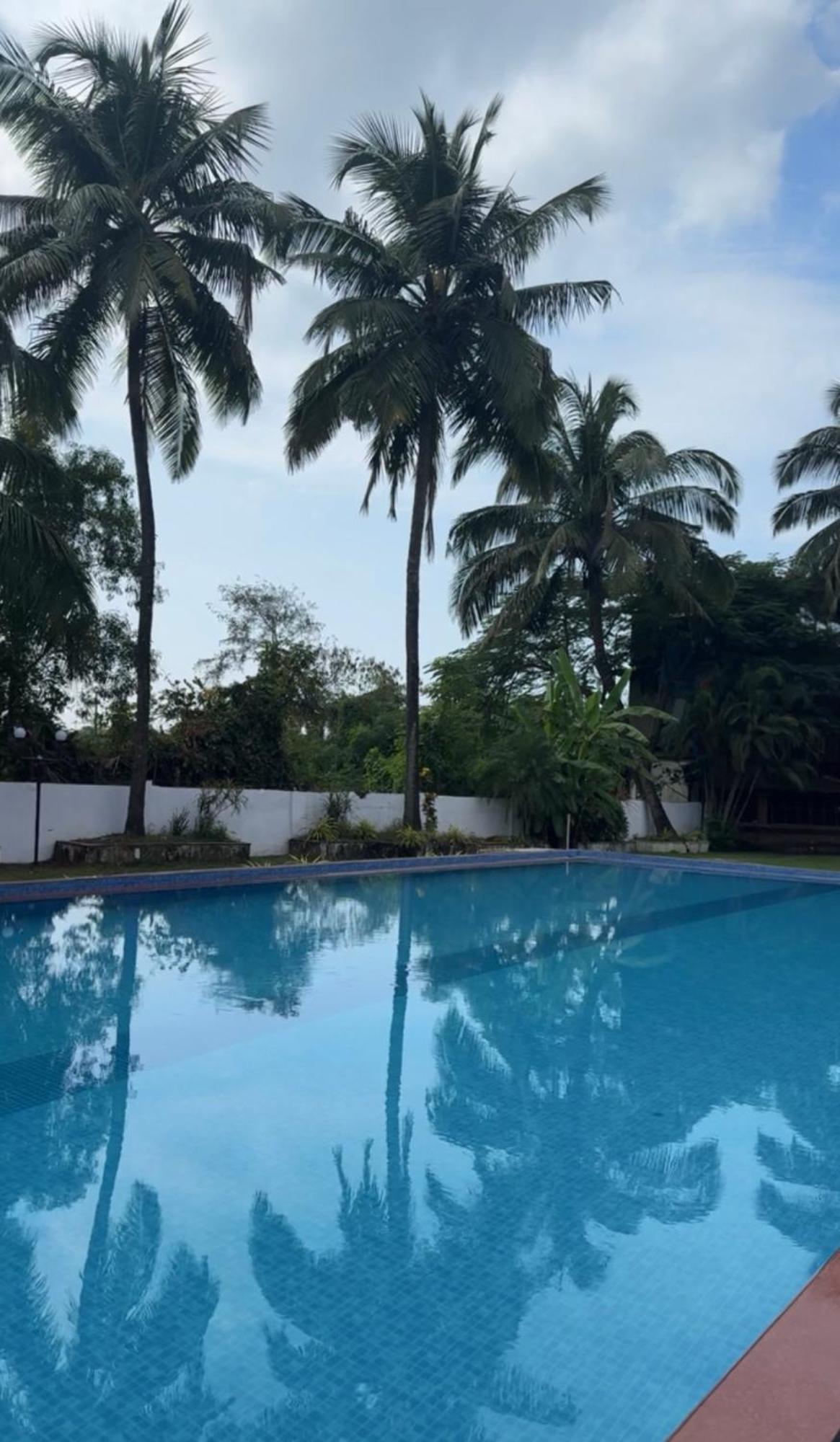 Hotel Riverside Baga Exterior foto