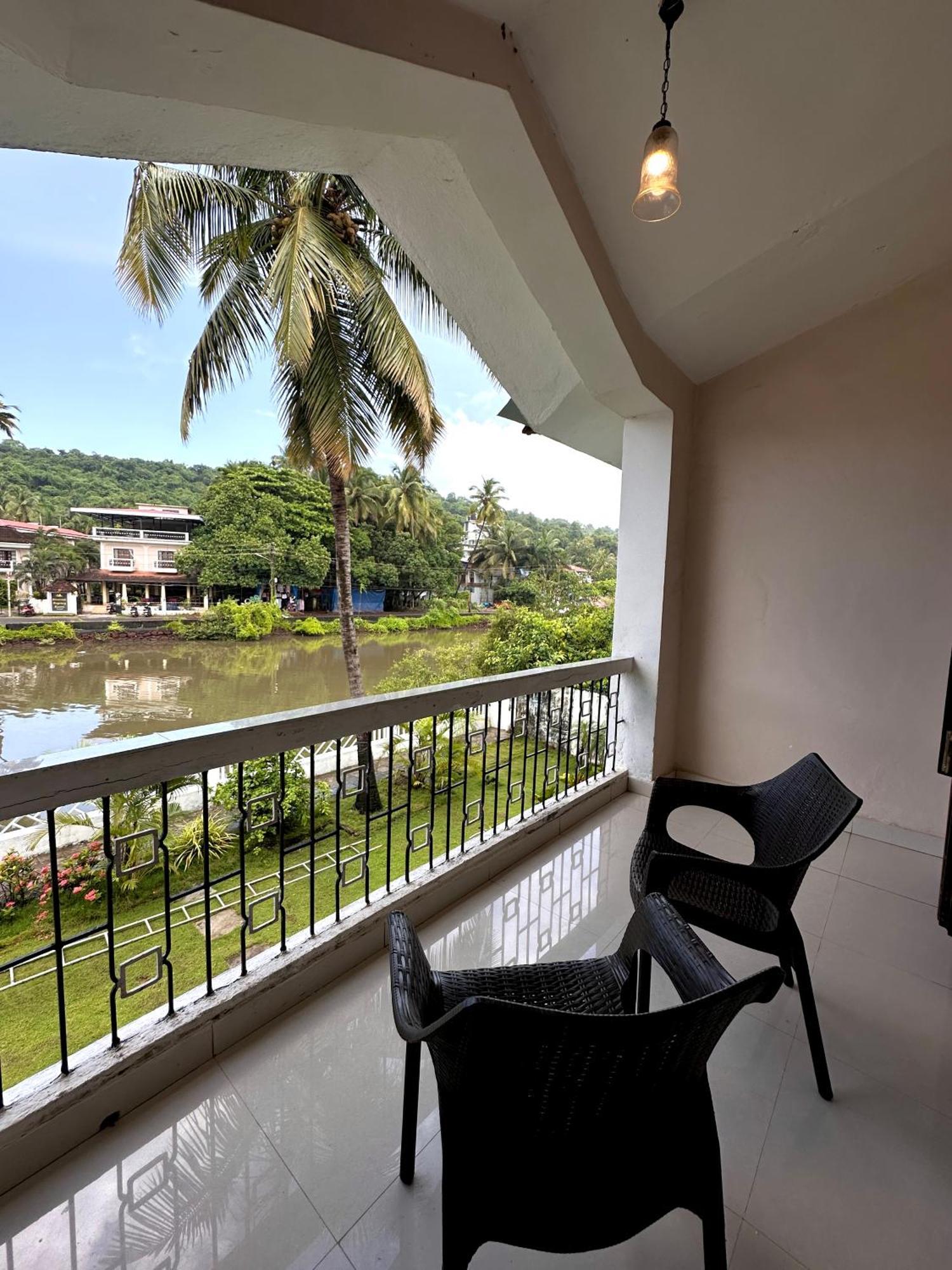 Hotel Riverside Baga Exterior foto