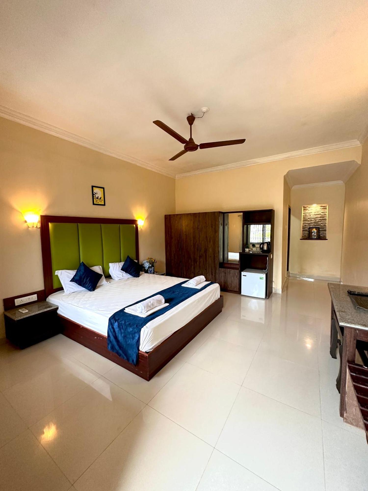 Hotel Riverside Baga Quarto foto
