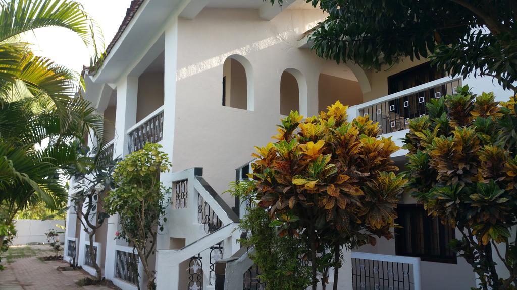 Hotel Riverside Baga Exterior foto