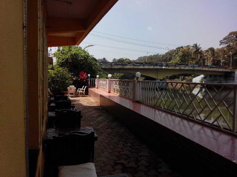 Hotel Riverside Baga Exterior foto