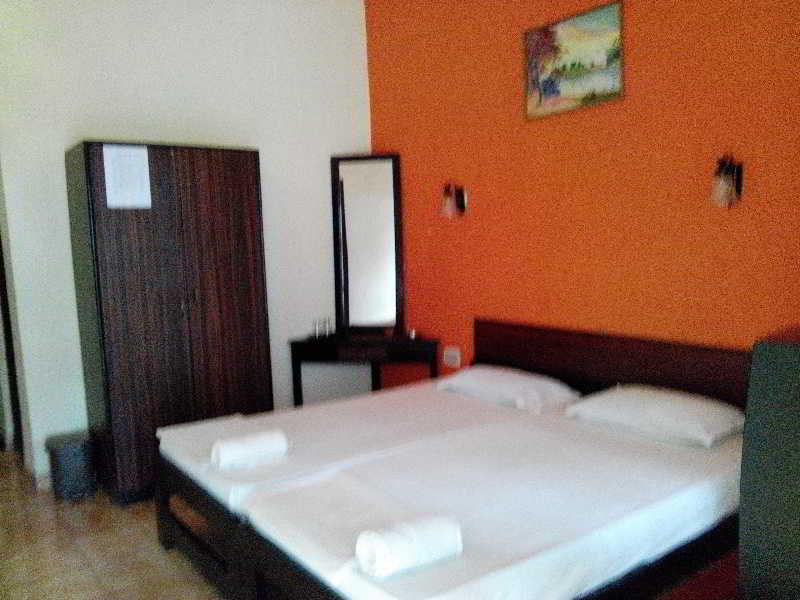 Hotel Riverside Baga Exterior foto